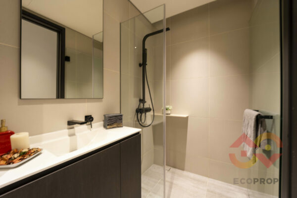 Bathroom (4)